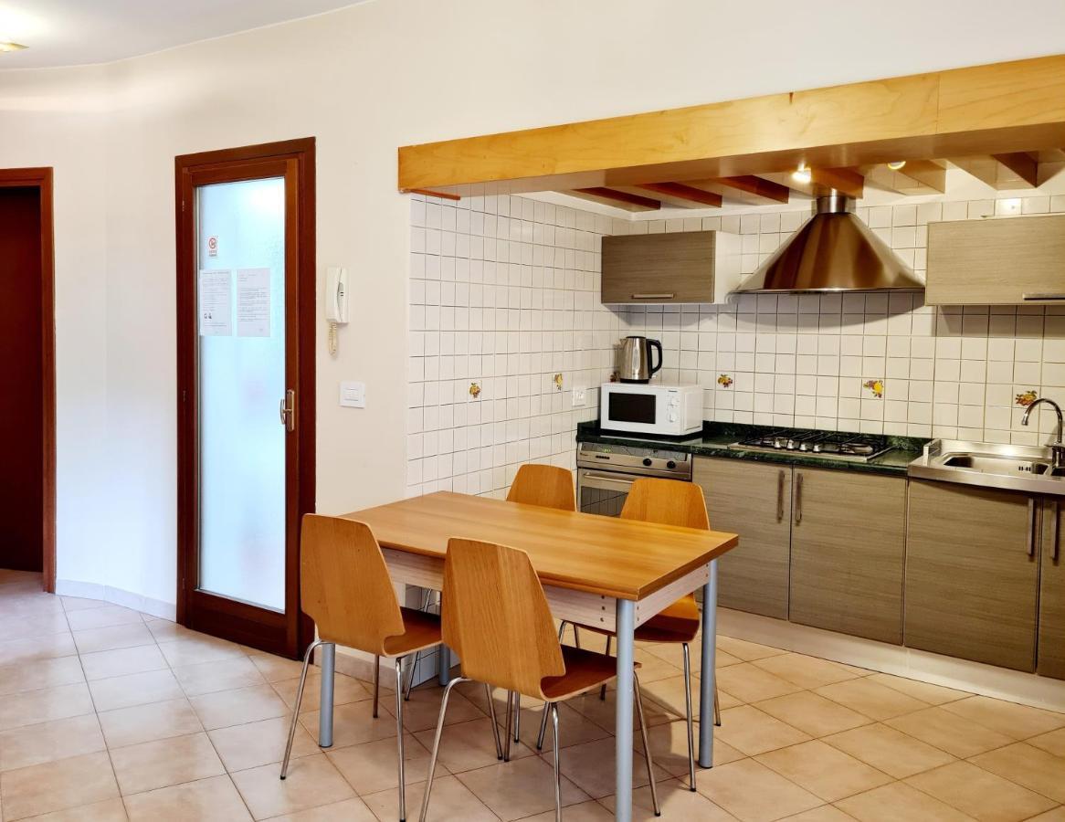 Апартаменти Casa Colonna Монтегротто-Терме Екстер'єр фото