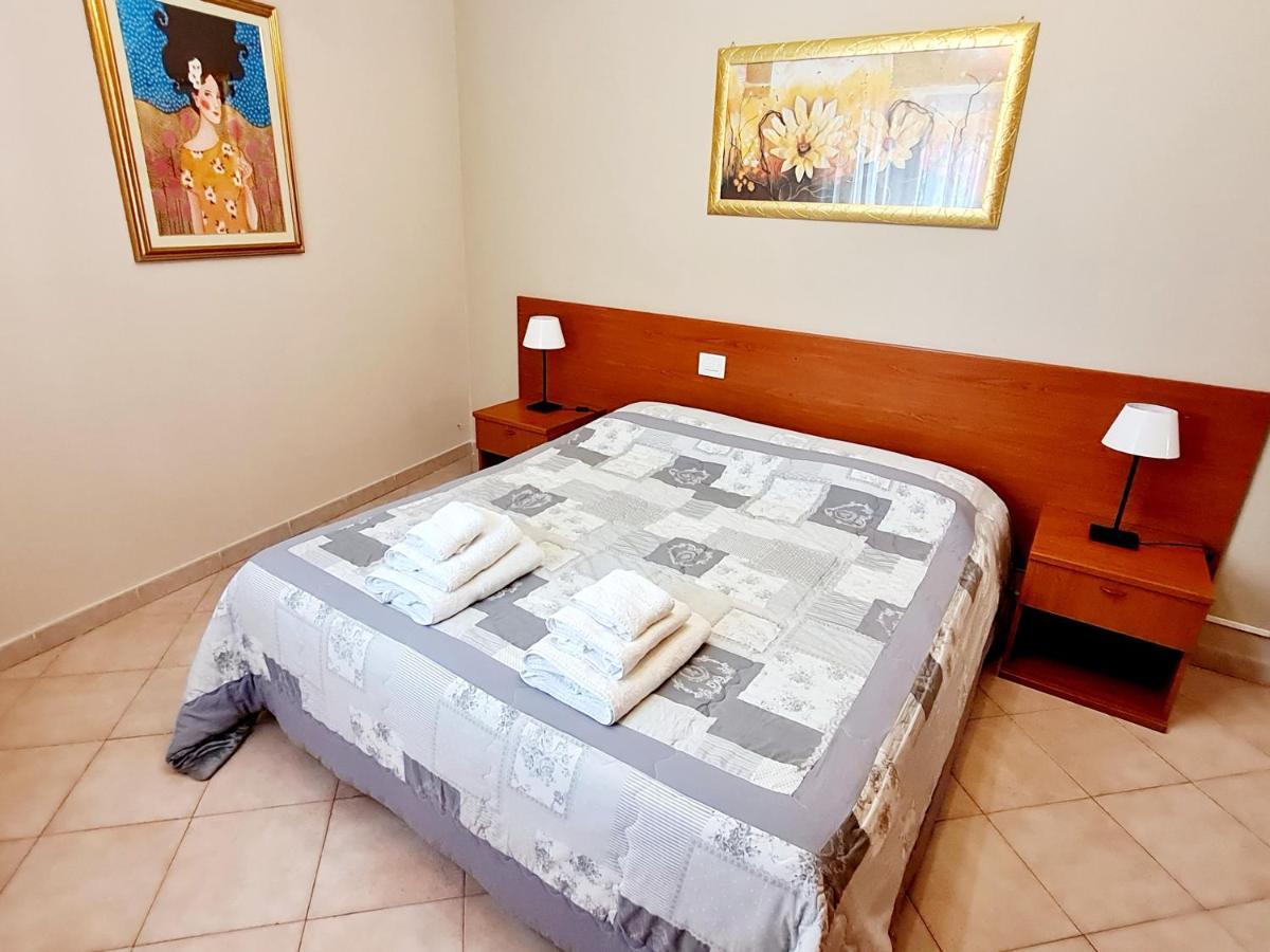 Апартаменти Casa Colonna Монтегротто-Терме Екстер'єр фото